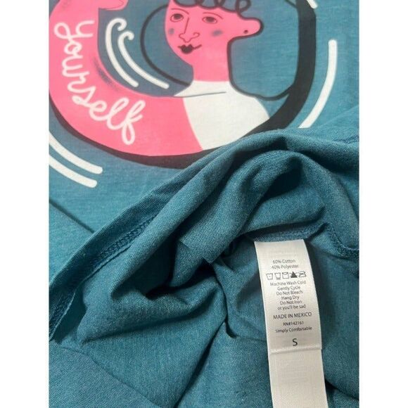 Small Believe in Yourself Graphic T-shirt, Liv LuLaRoe - Picture 4 of 4